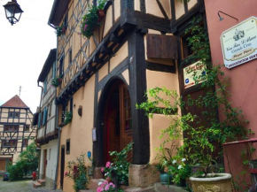 Vintage Apartment in Riquewihr with Terrace